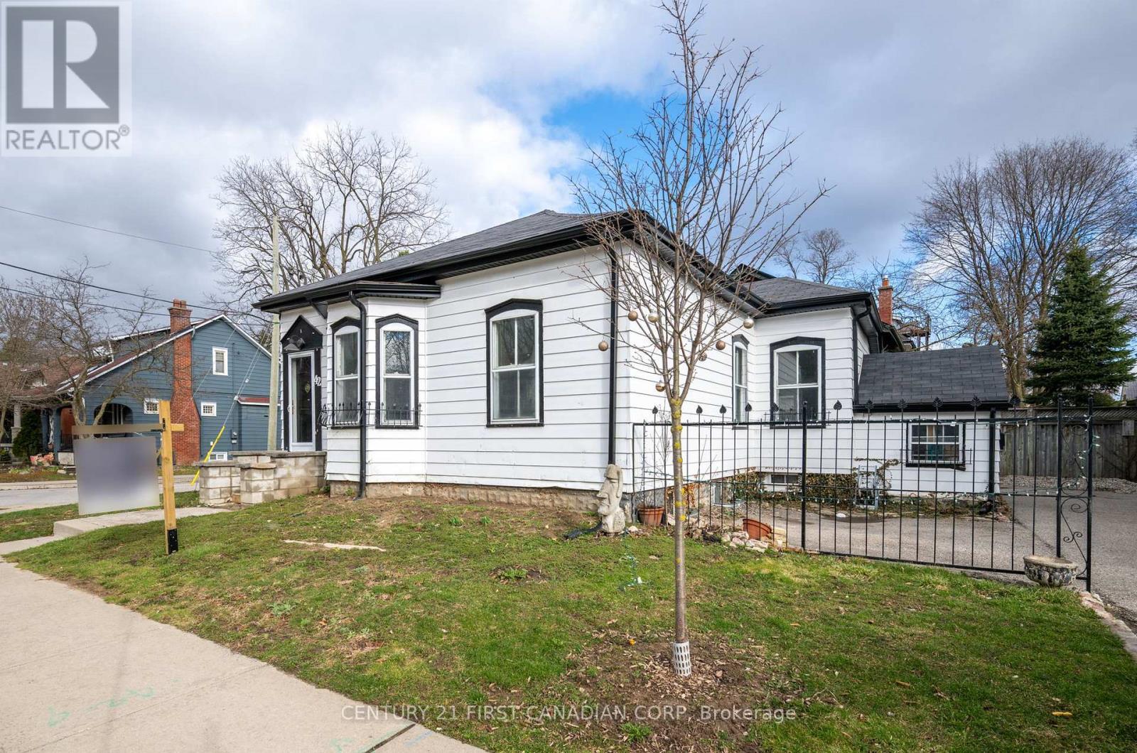 42 Bruce Street Property Photo 2