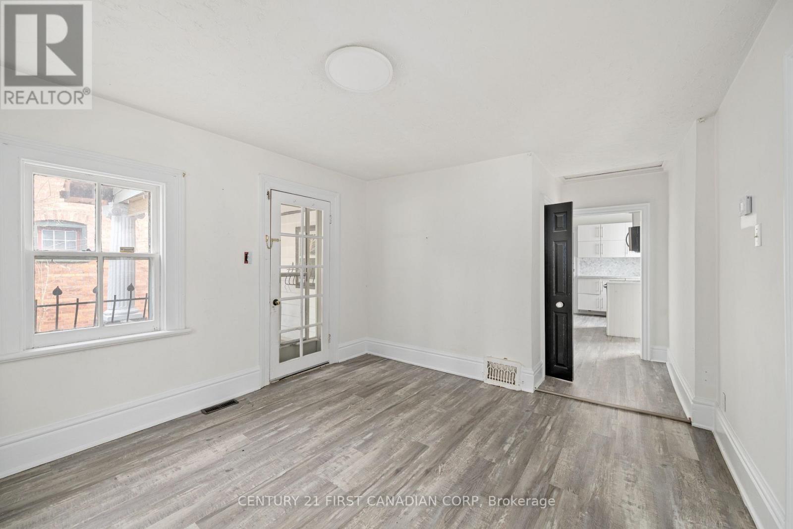 42 Bruce Street Property Photo 11
