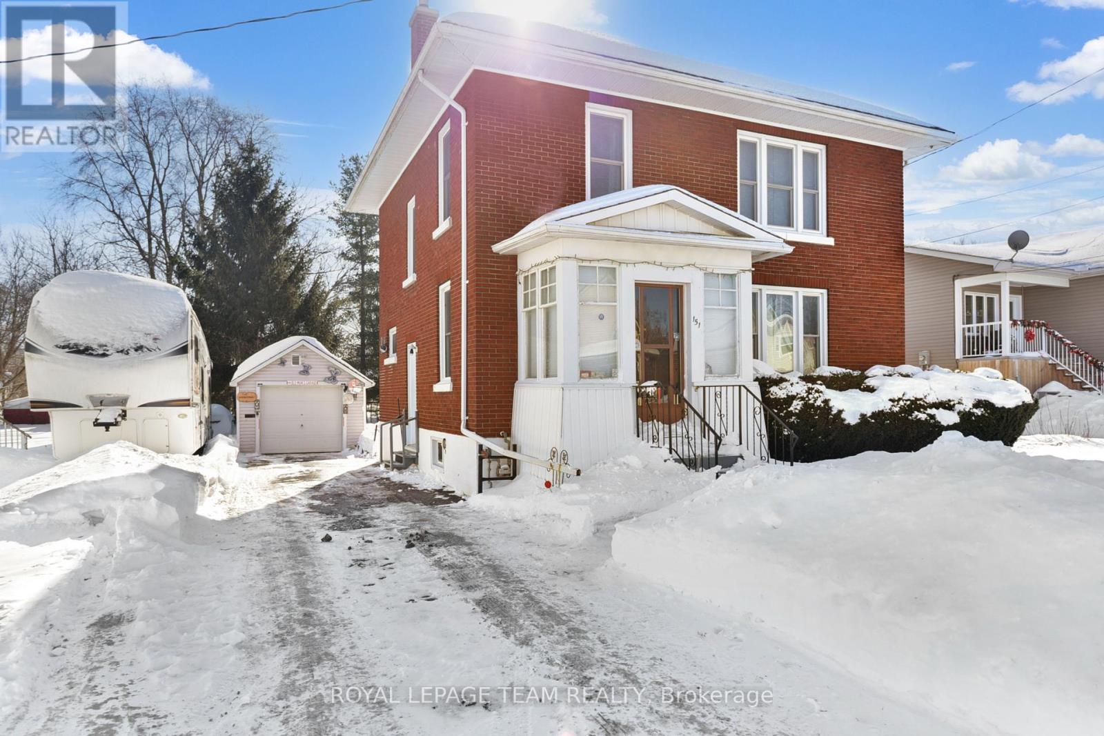 151 Wood Street E Property Photo