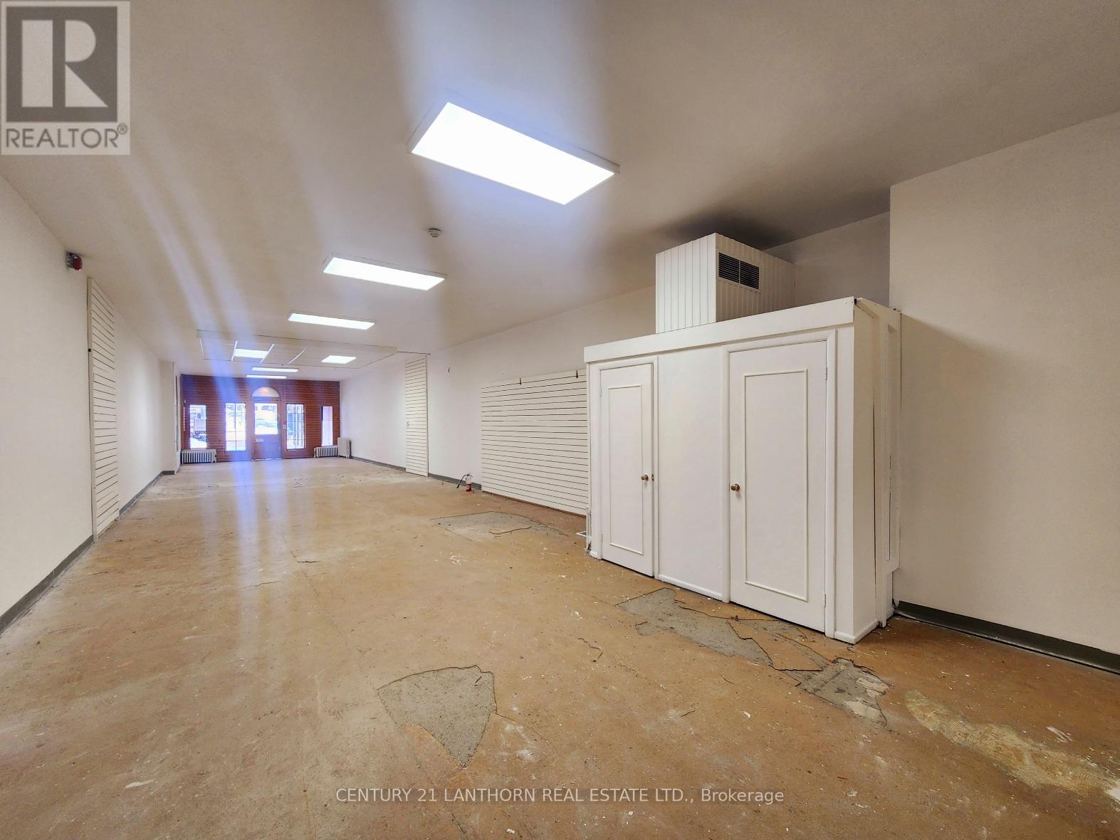 1 - 302 Front Street Property Photo 4
