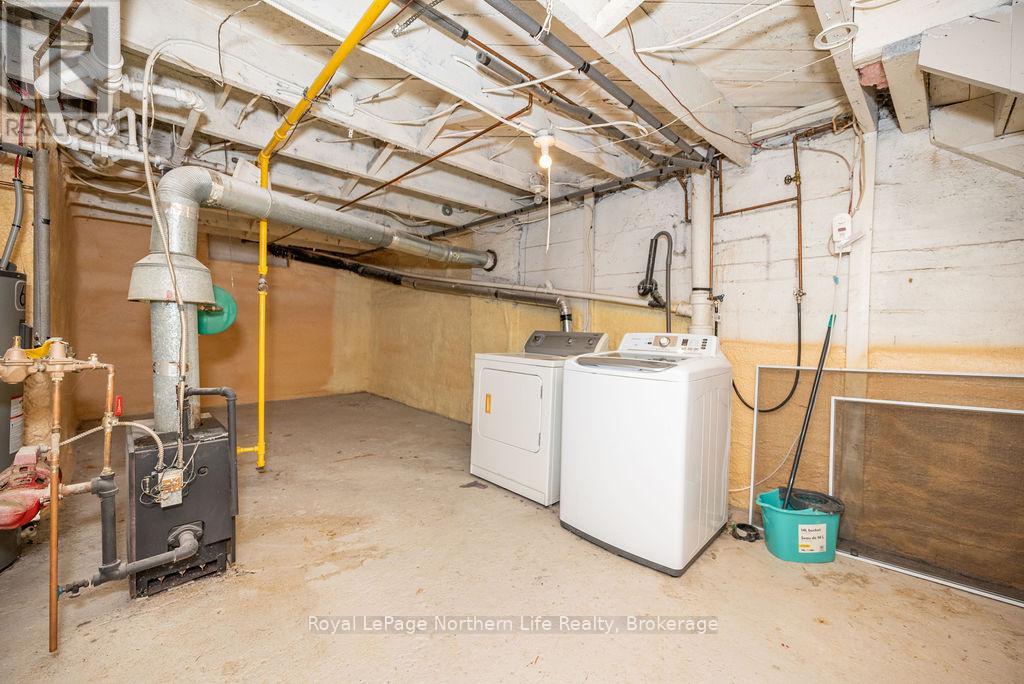 119/121 /125 Bonnechere Street S Property Photo 34