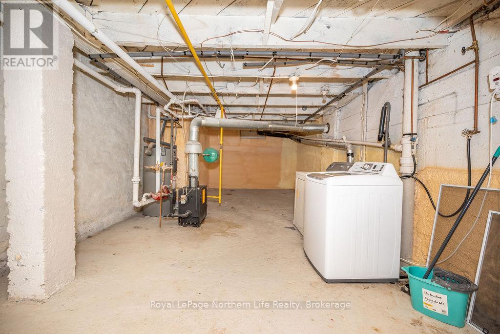 119/121 /125 Bonnechere Street S Property Photo 35