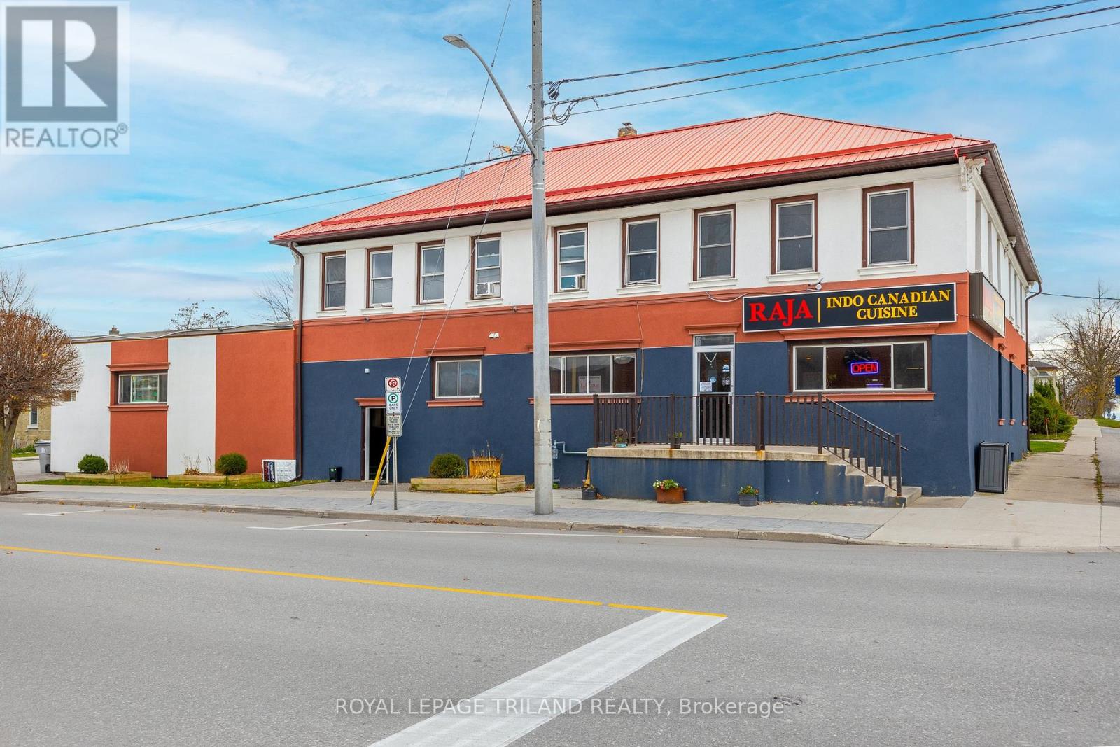 41 Main Street E Property Photo 2