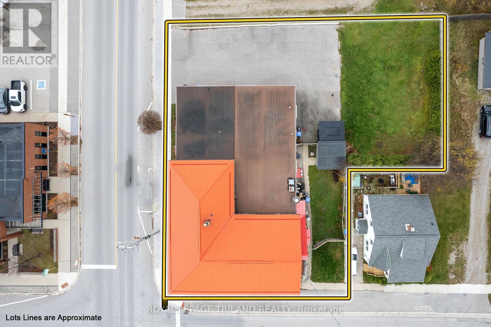 41 Main Street E Property Photo 3