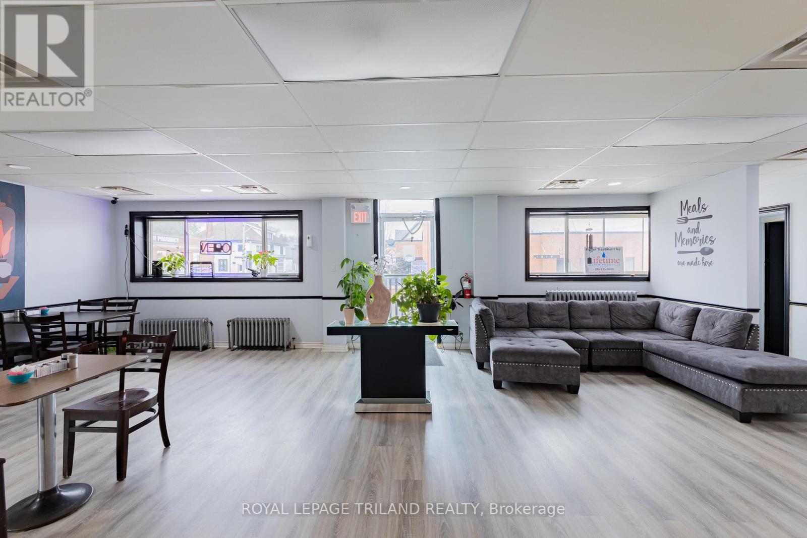 41 Main Street E Property Photo 11