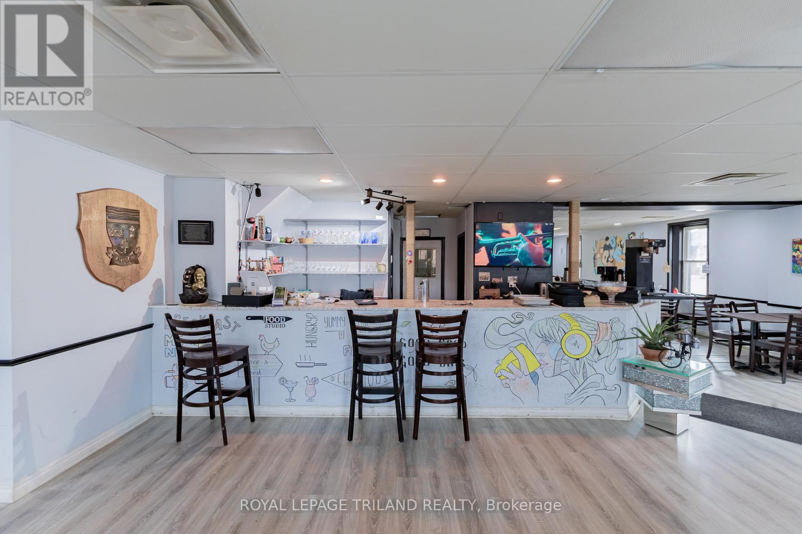 41 Main Street E Property Photo 13