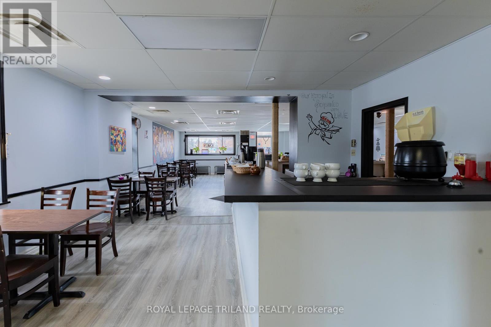 41 Main Street E Property Photo 20