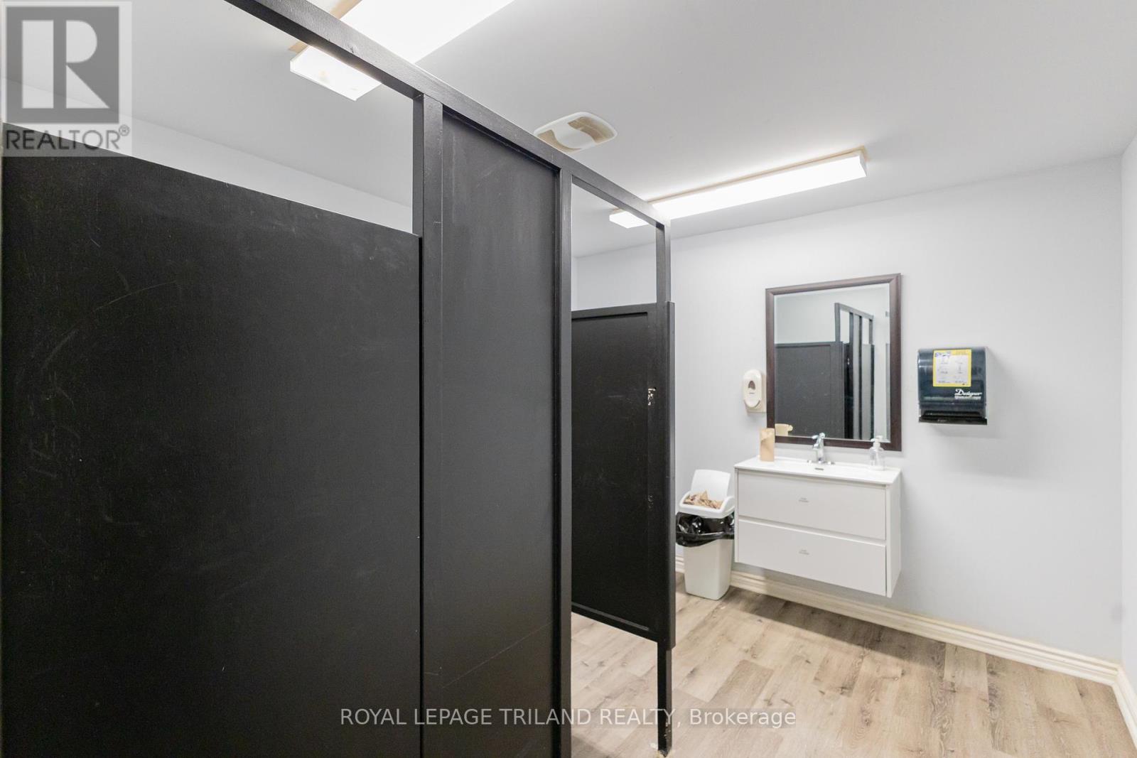 41 Main Street E Property Photo 22