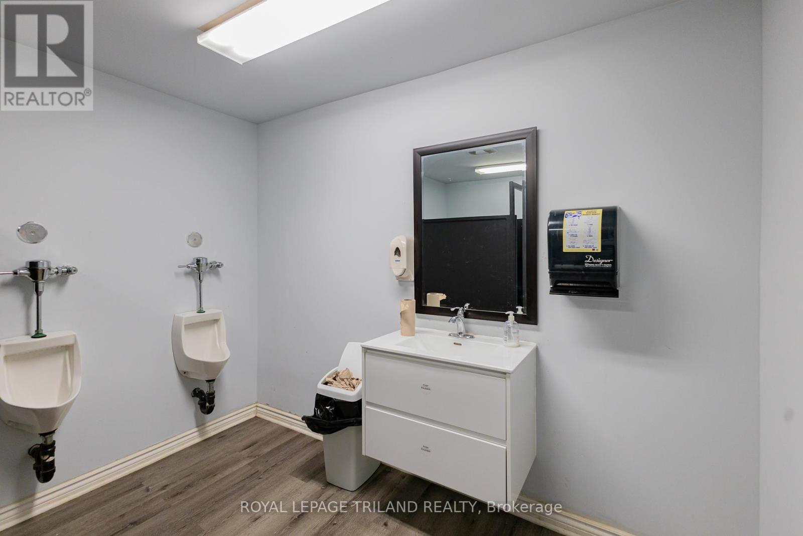 41 Main Street E Property Photo 23