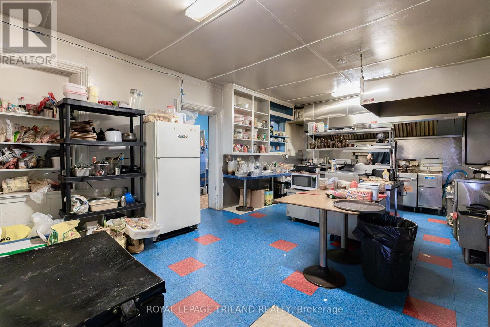 41 Main Street E Property Photo 28