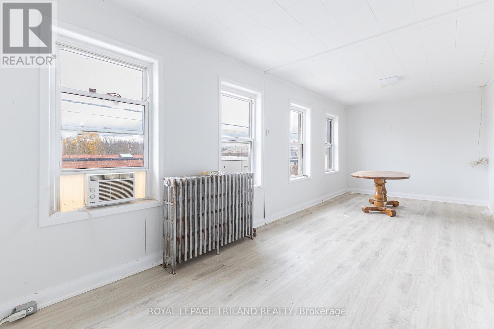 41 Main Street E Property Photo 30