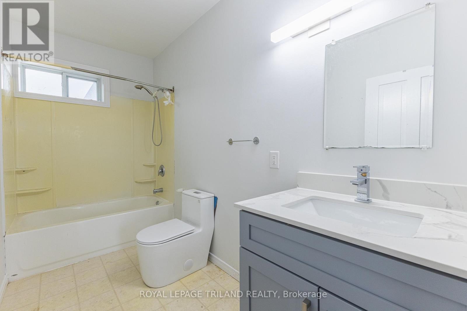 41 Main Street E Property Photo 35