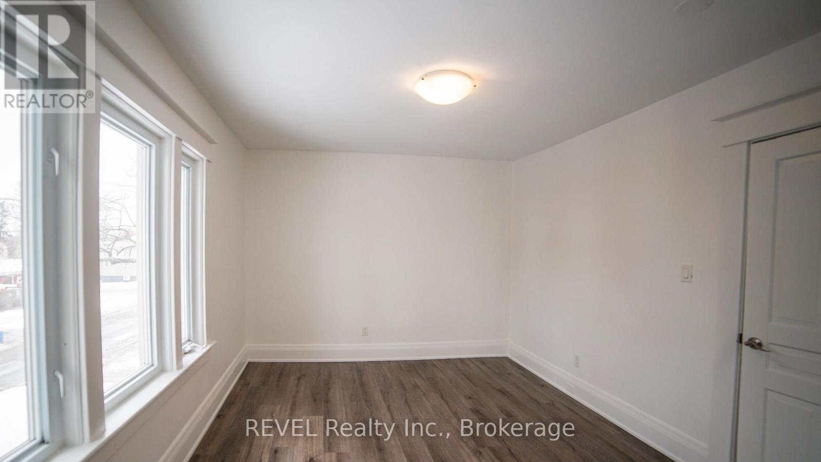 138 Ross Street Property Photo 8