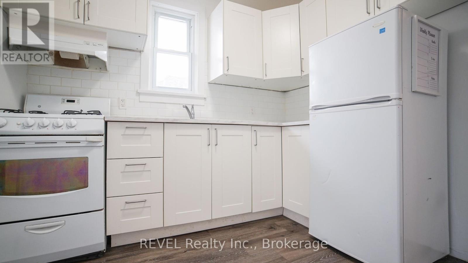 138 Ross Street Property Photo 13