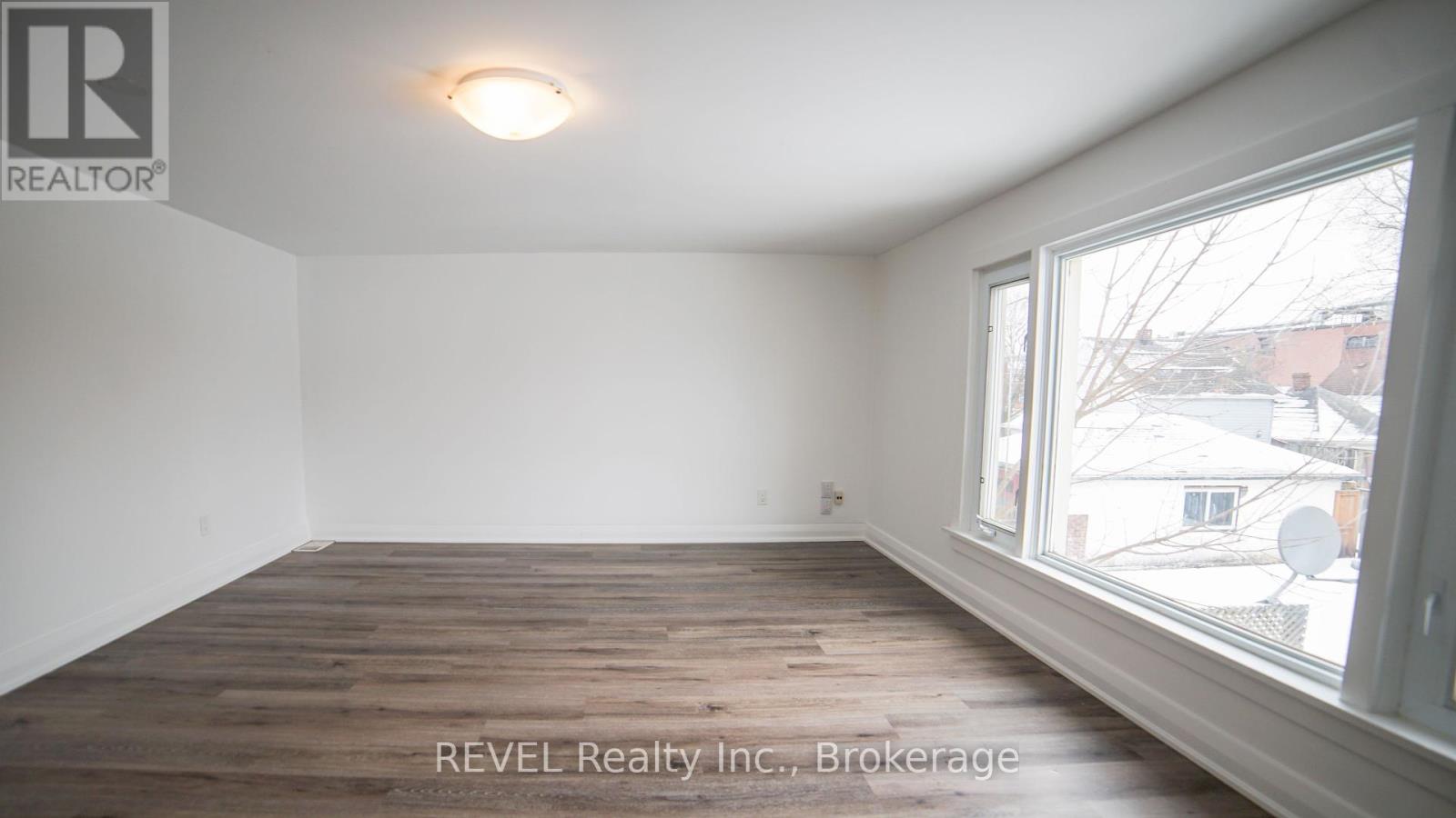 138 Ross Street Property Photo 14