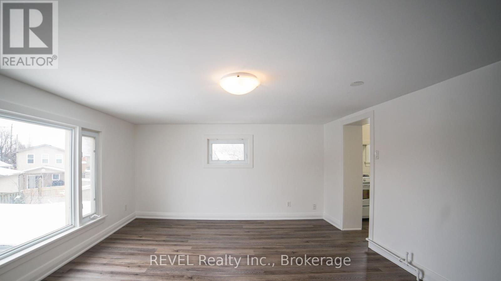 138 Ross Street Property Photo 16