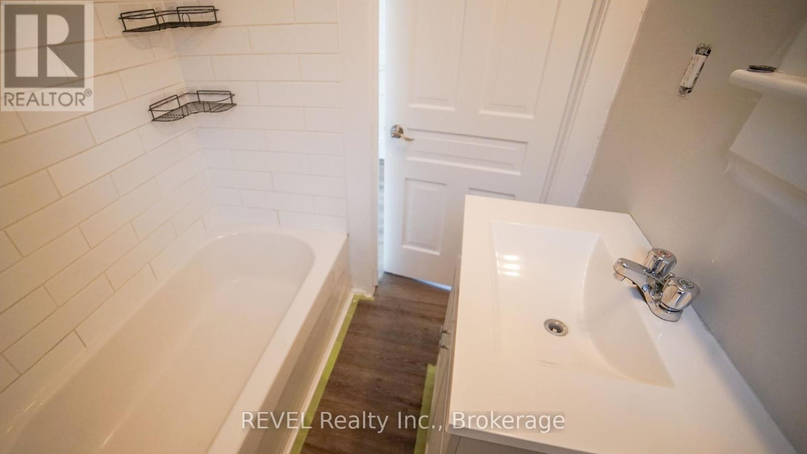 138 Ross Street Property Photo 18