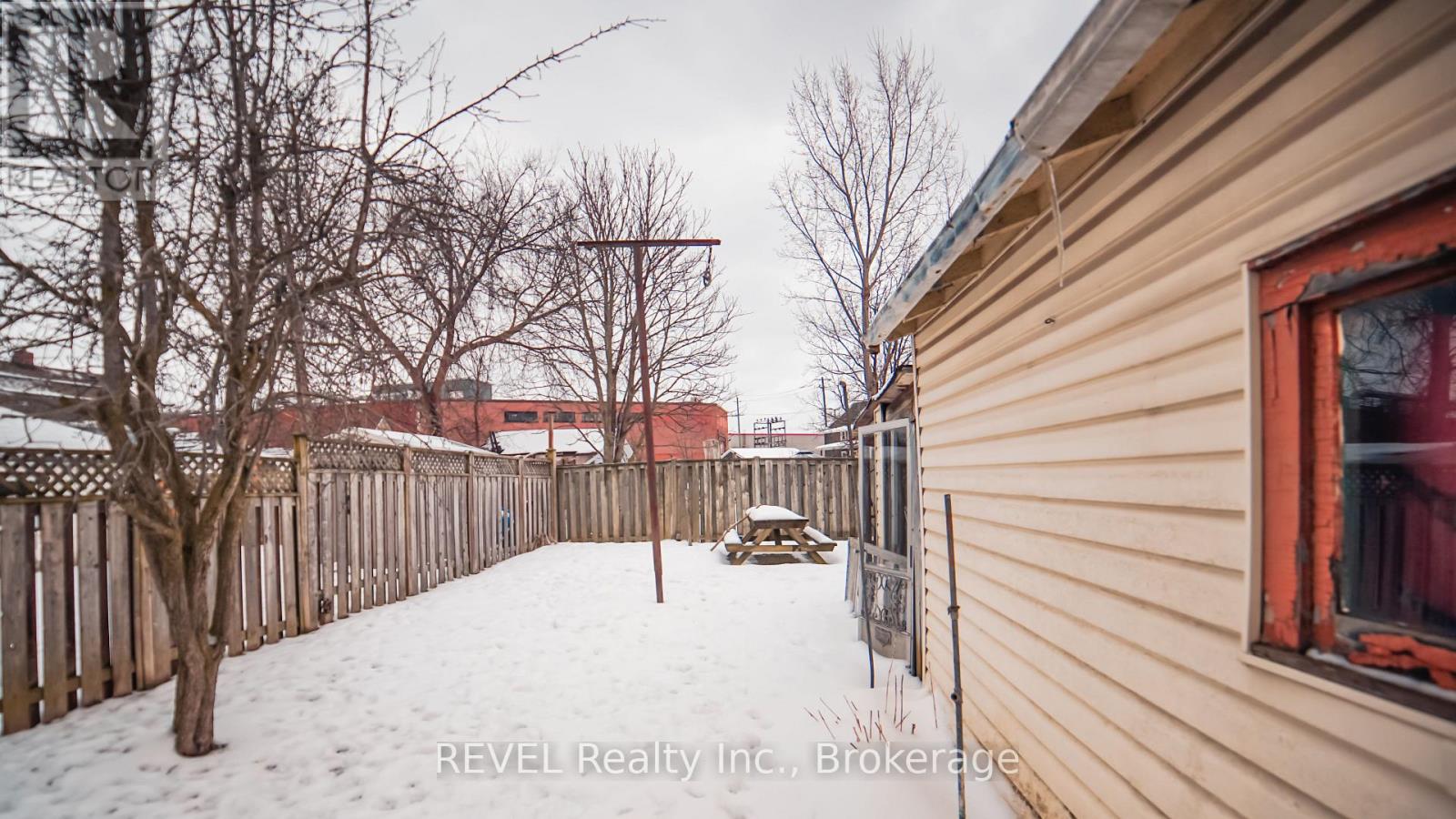 138 Ross Street Property Photo 24