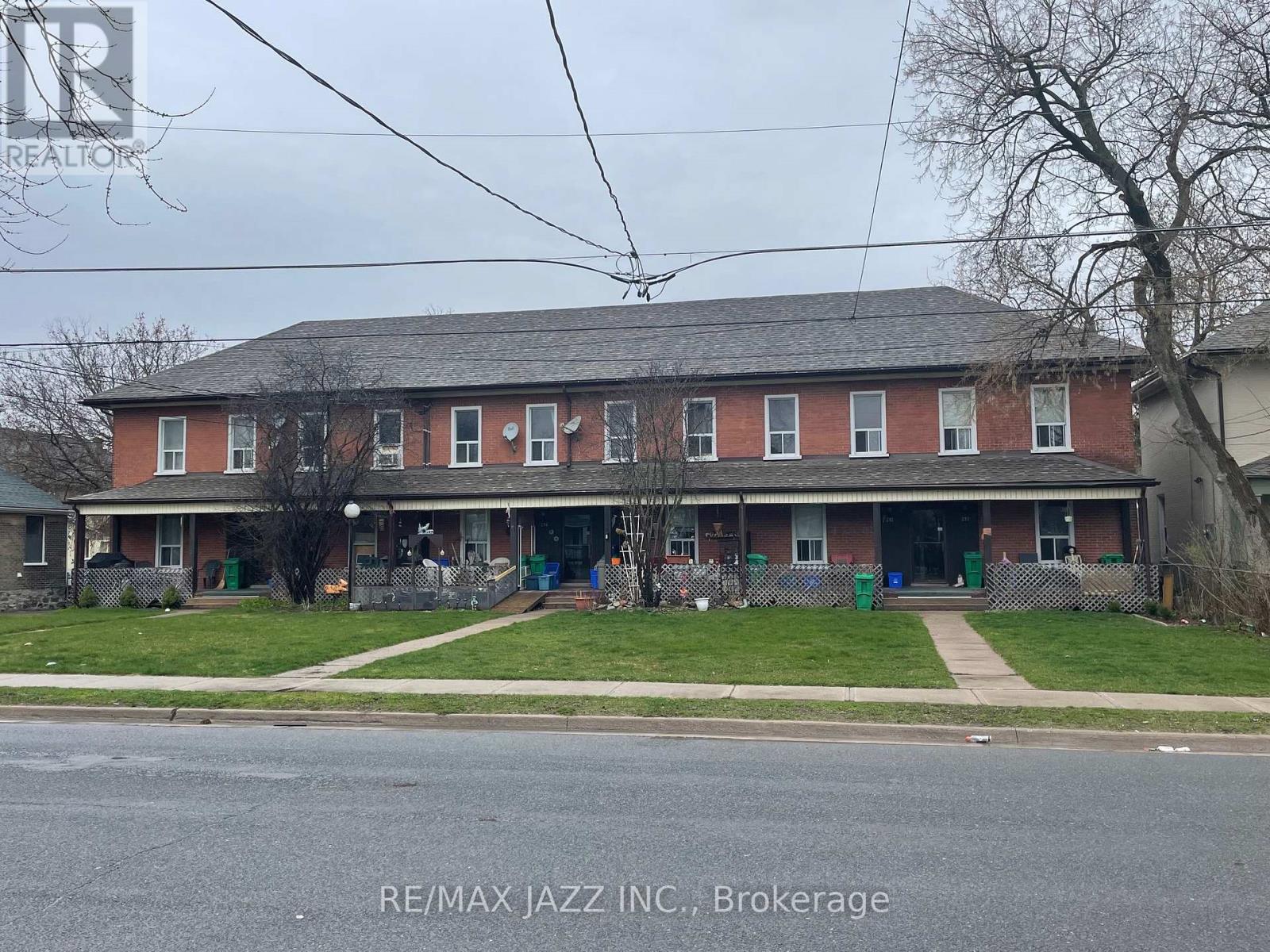220 Perry St Property Photo 1