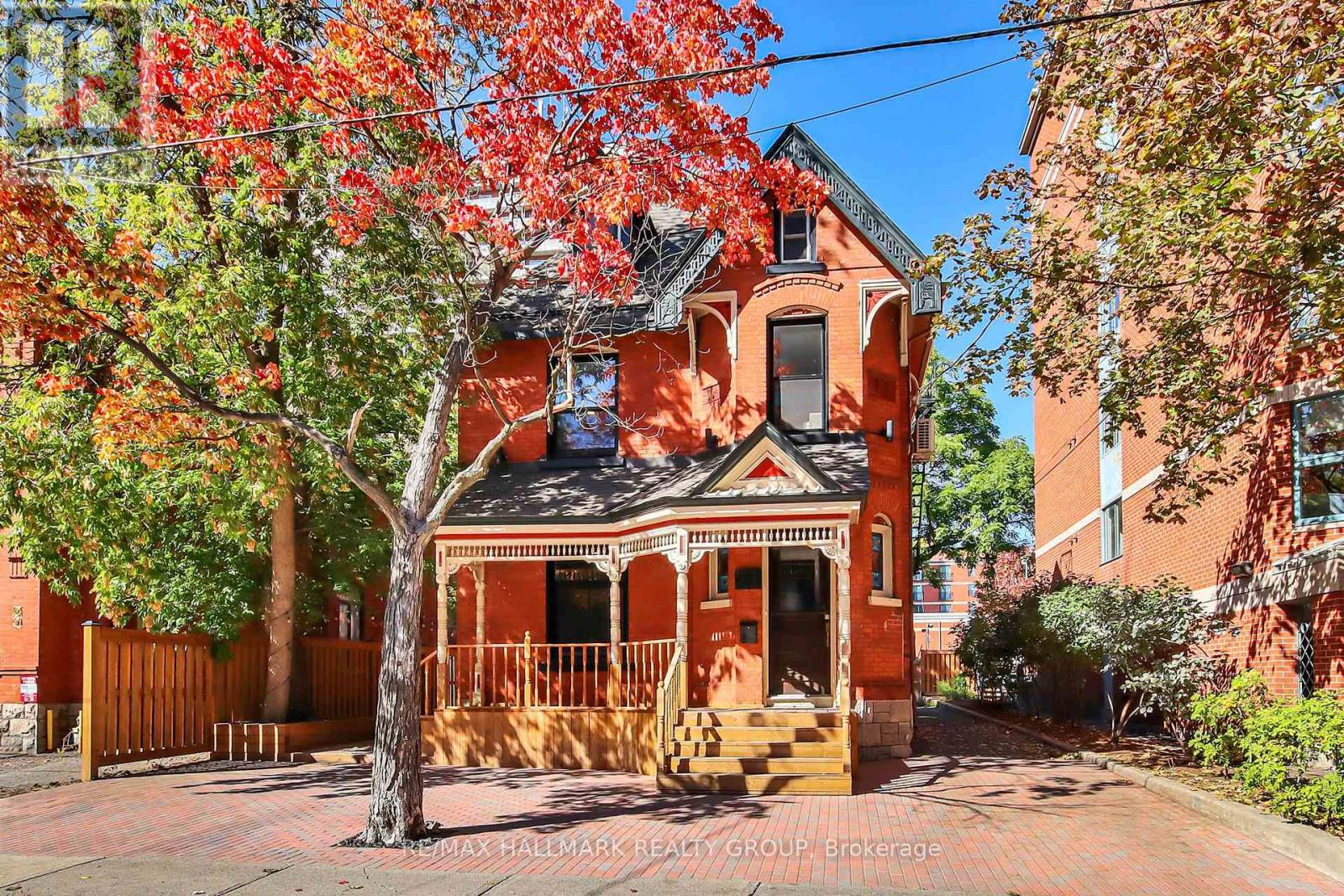 421 Gilmour Street Property Photo 2