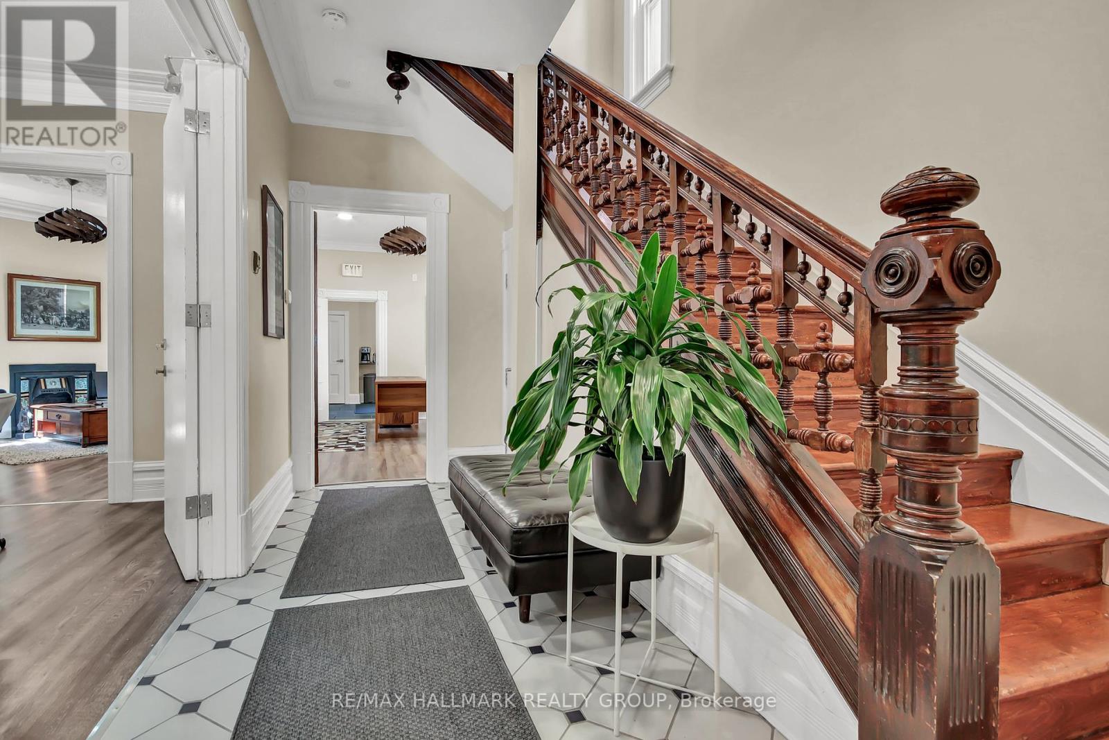 421 Gilmour Street Property Photo 8
