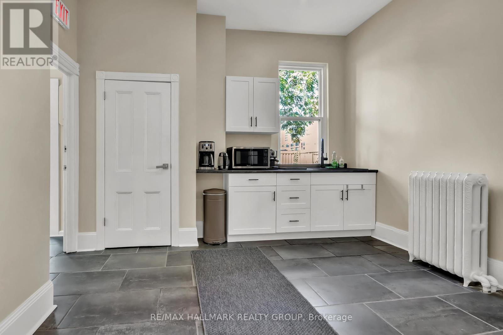 421 Gilmour Street Property Photo 14