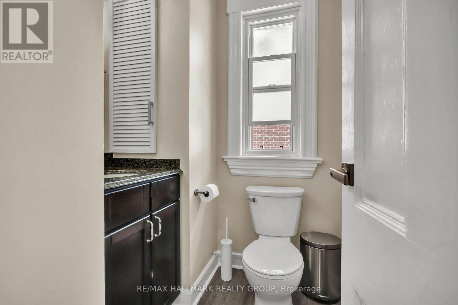 421 Gilmour Street Property Photo 15