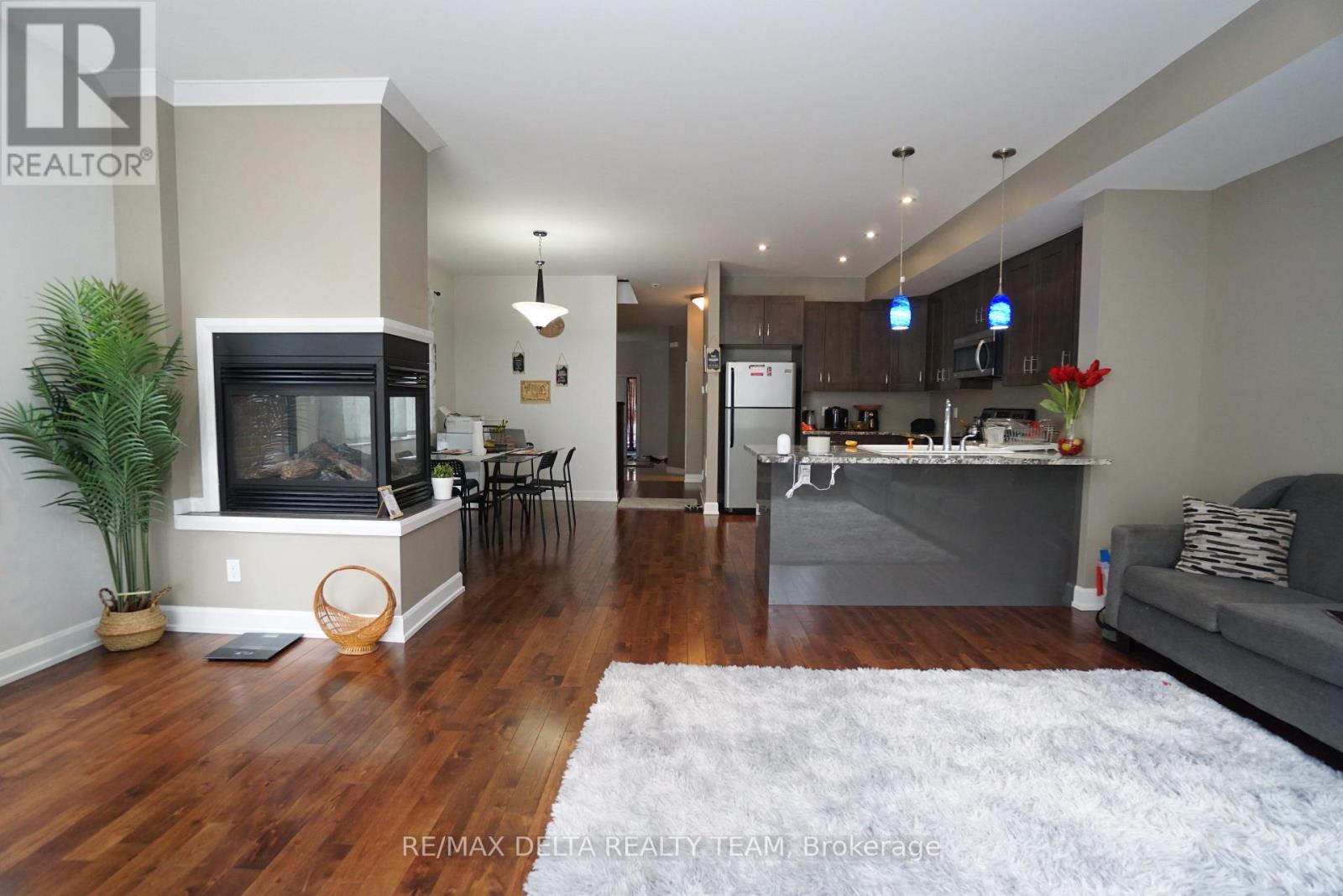 498 Moodie Drive Property Photo 10