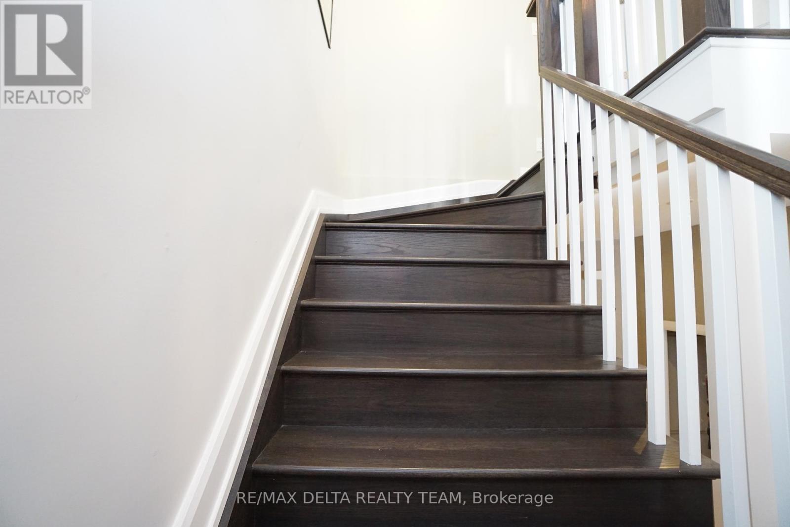 498 Moodie Drive Property Photo 12