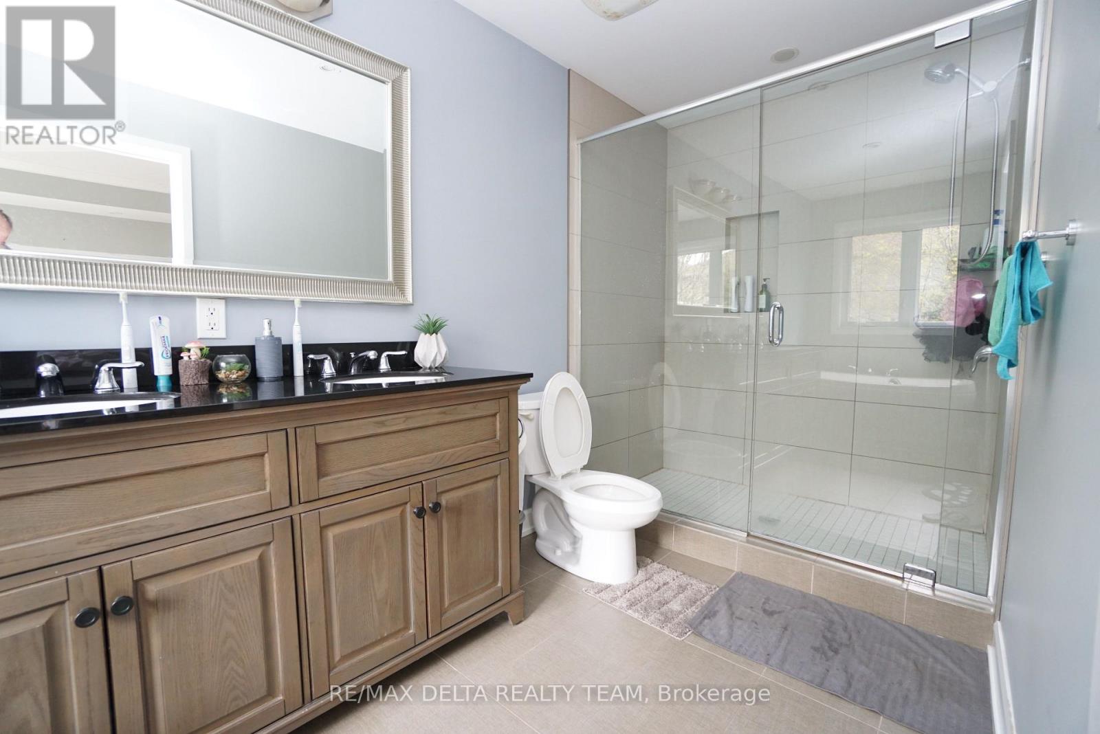 498 Moodie Drive Property Photo 15