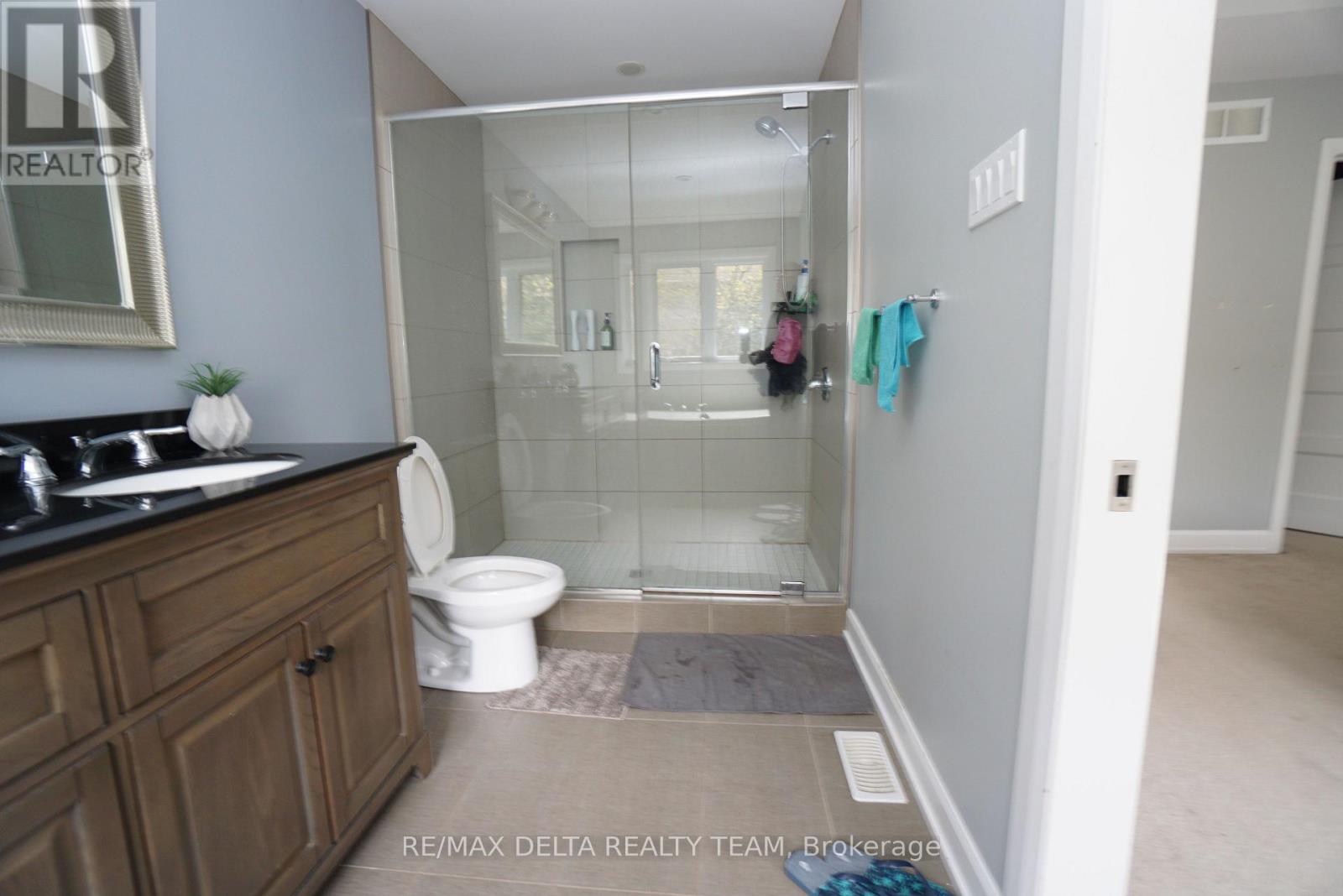 498 Moodie Drive Property Photo 16