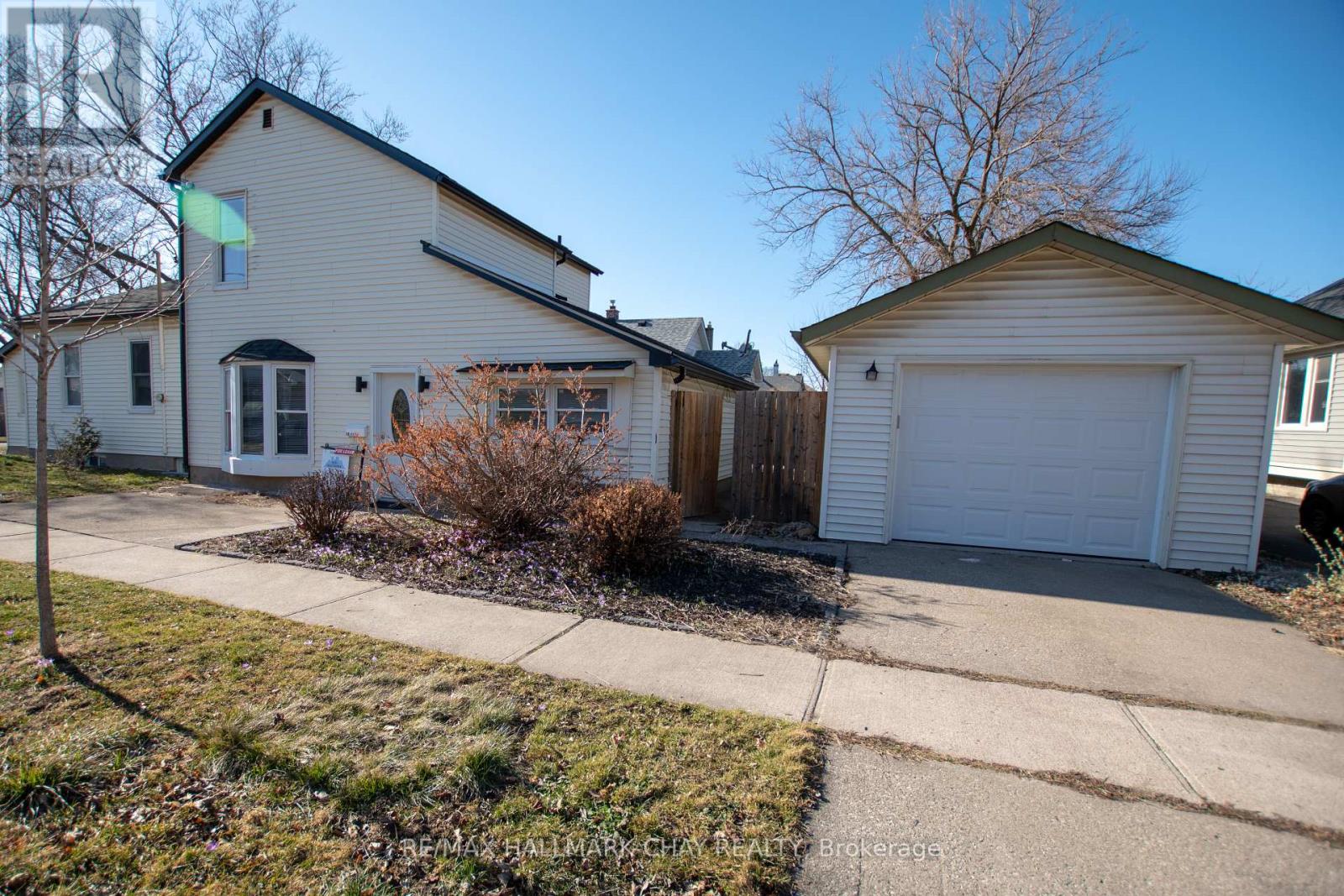 16 Dexter Street Property Photo 1