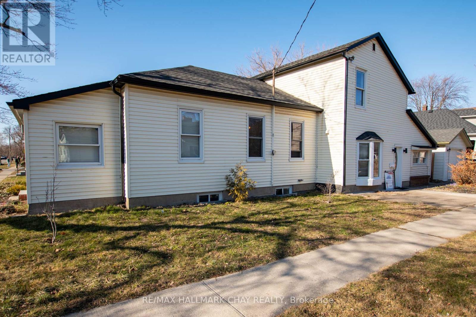 16 Dexter Street Property Photo 2
