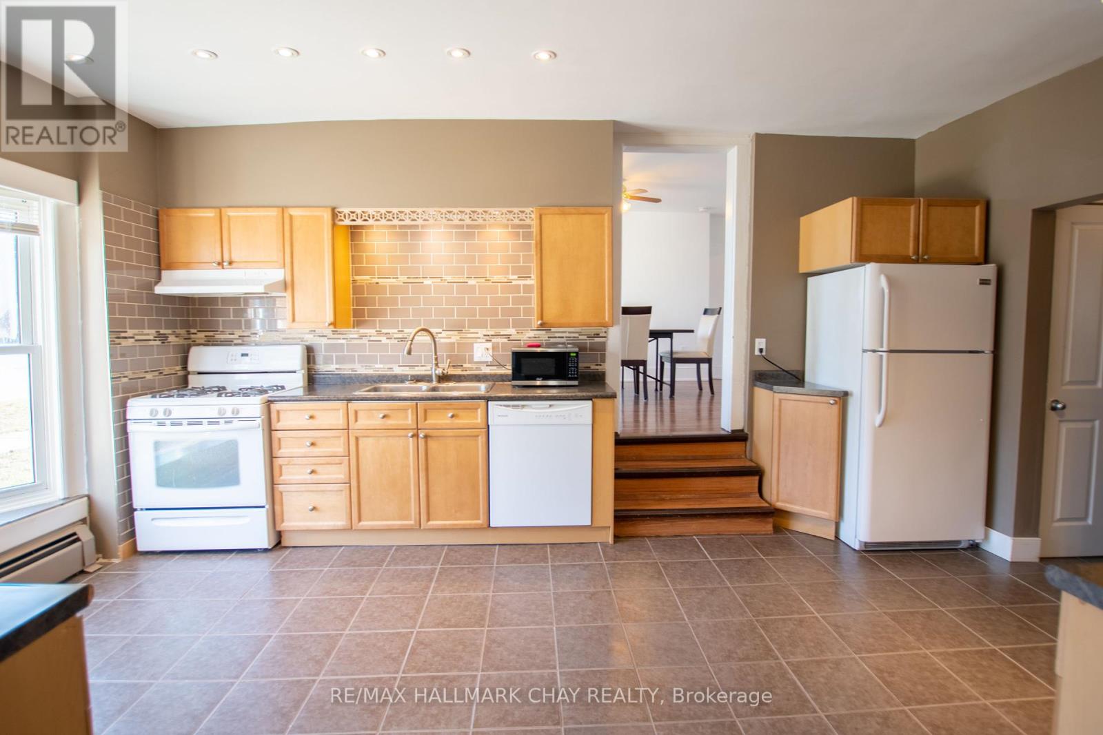 16 Dexter Street Property Photo 4