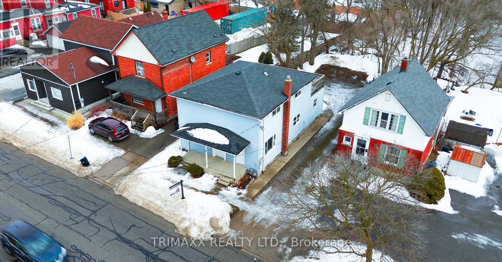 62 Pine Street N Property Photo 2