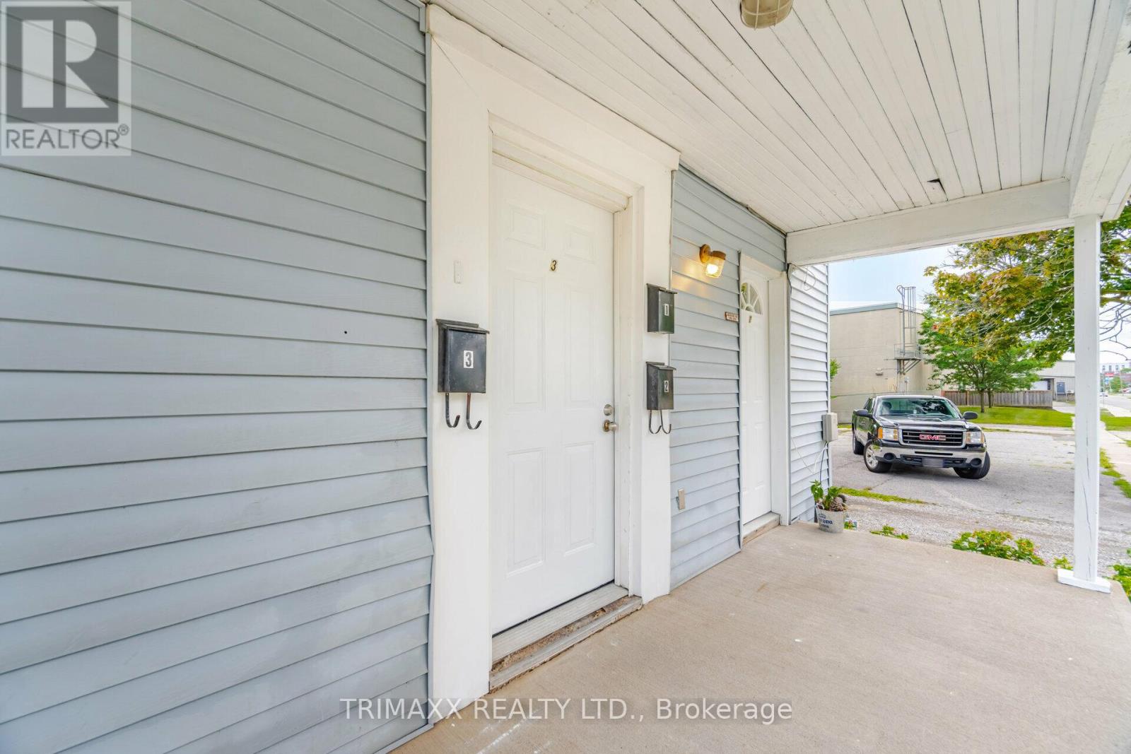 62 Pine Street N Property Photo 5