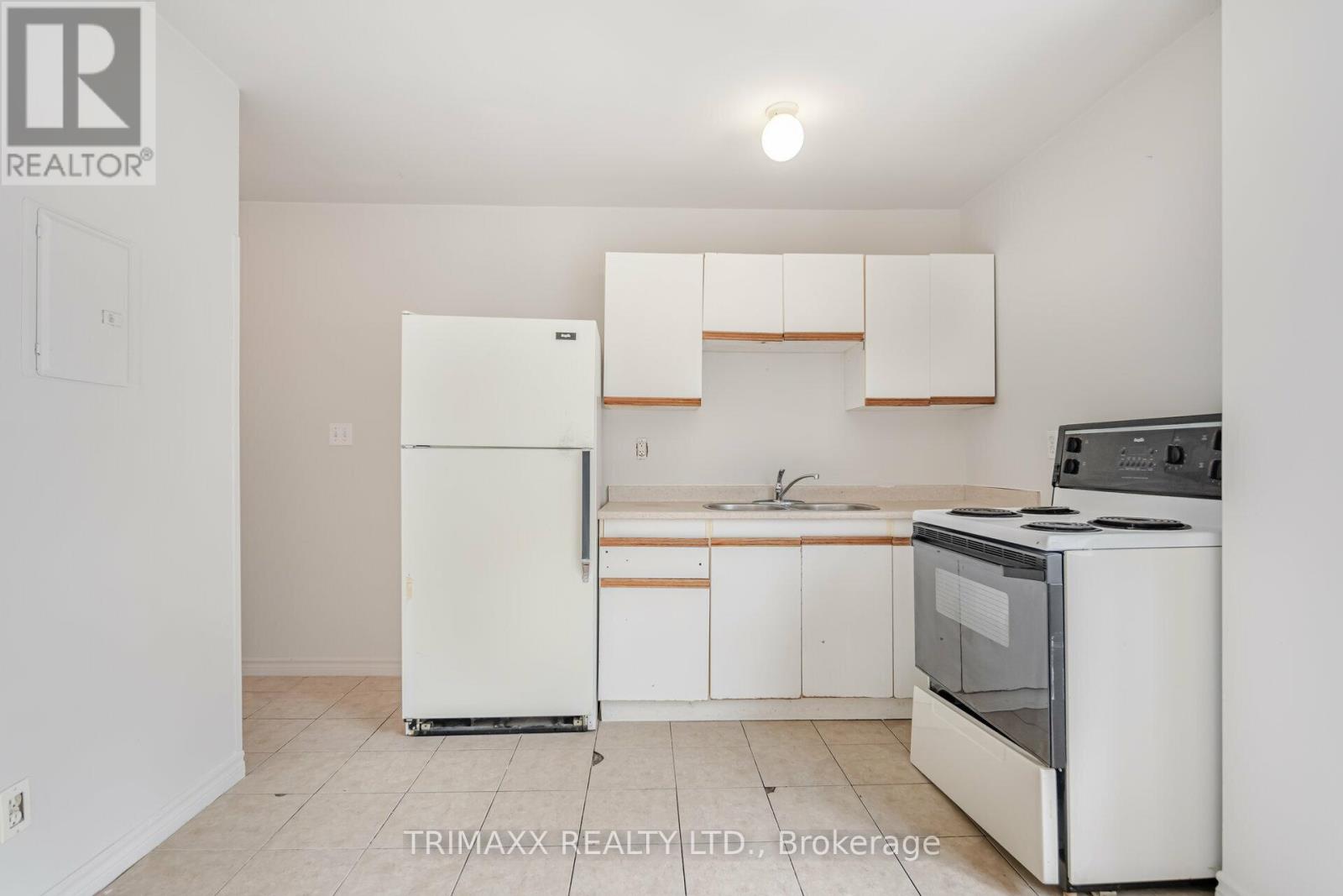 62 Pine Street N Property Photo 23