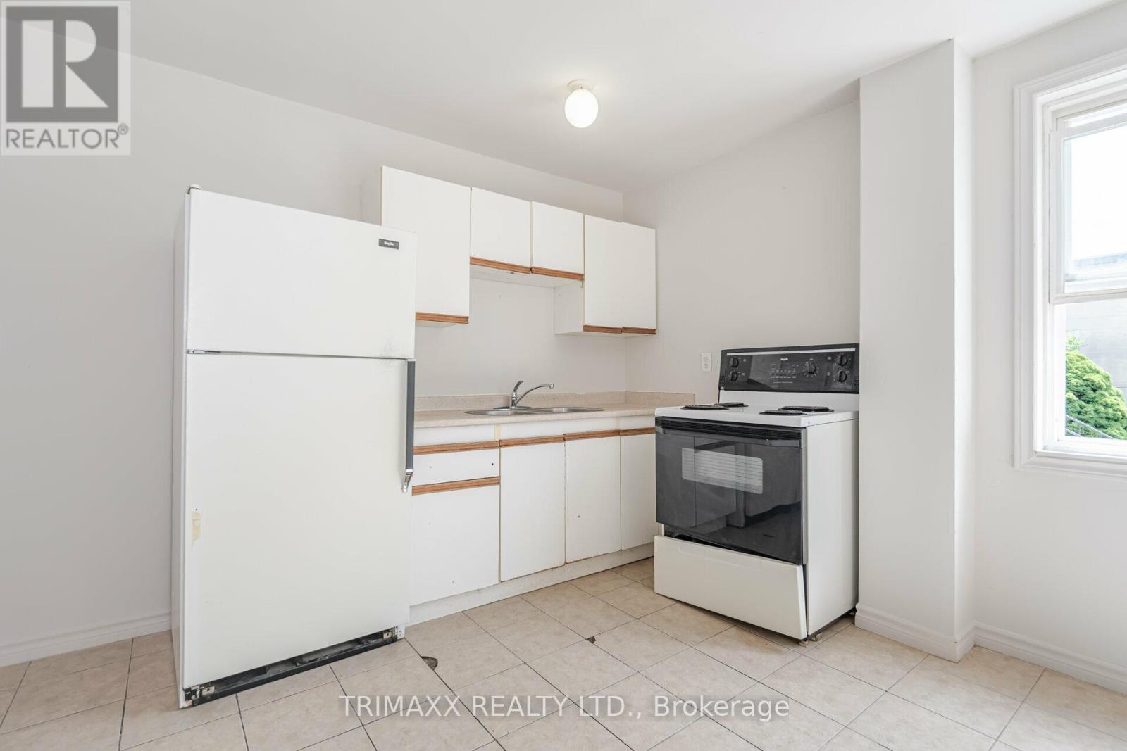 62 Pine Street N Property Photo 24