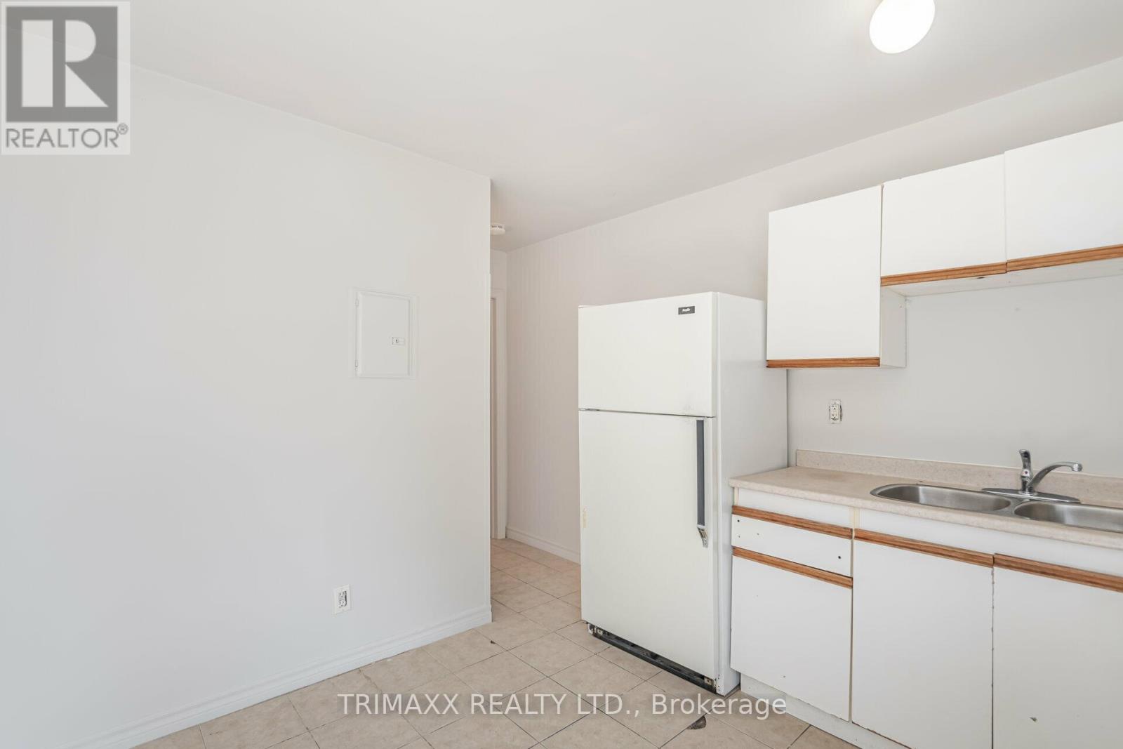 62 Pine Street N Property Photo 25