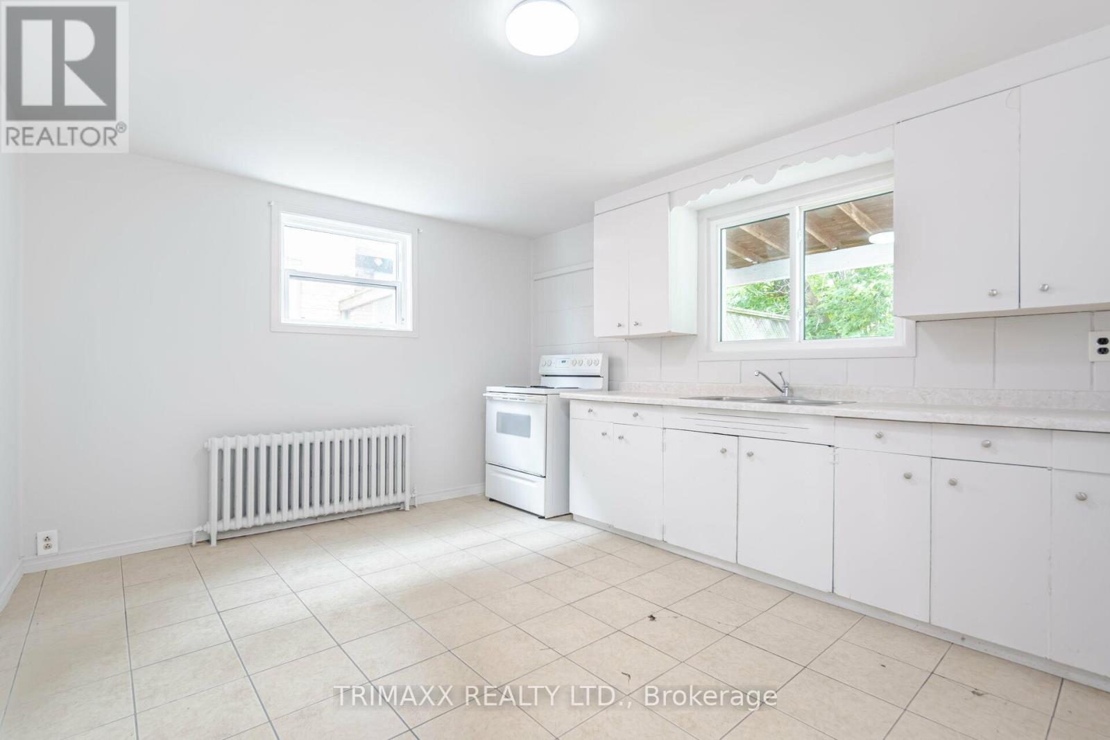 62 Pine Street N Property Photo 35