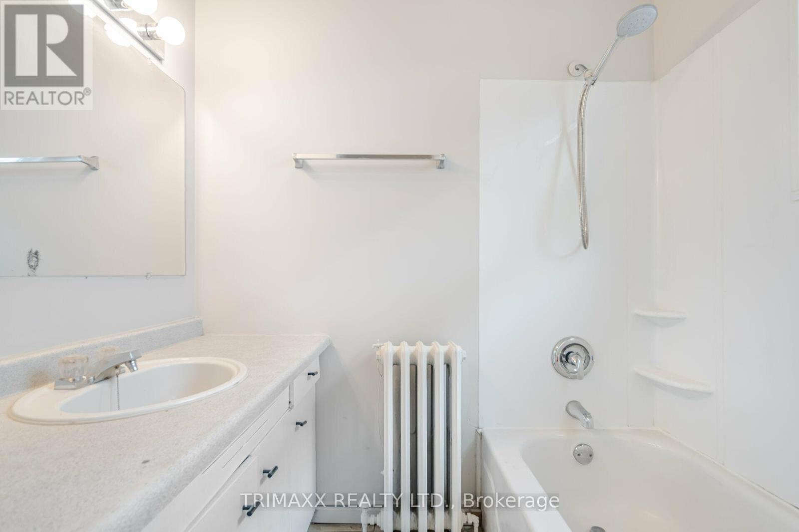 62 Pine Street N Property Photo 44