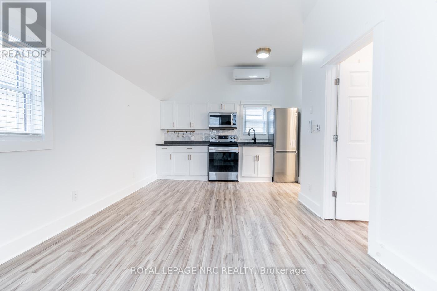 387 Elmwood Avenue Property Photo 10