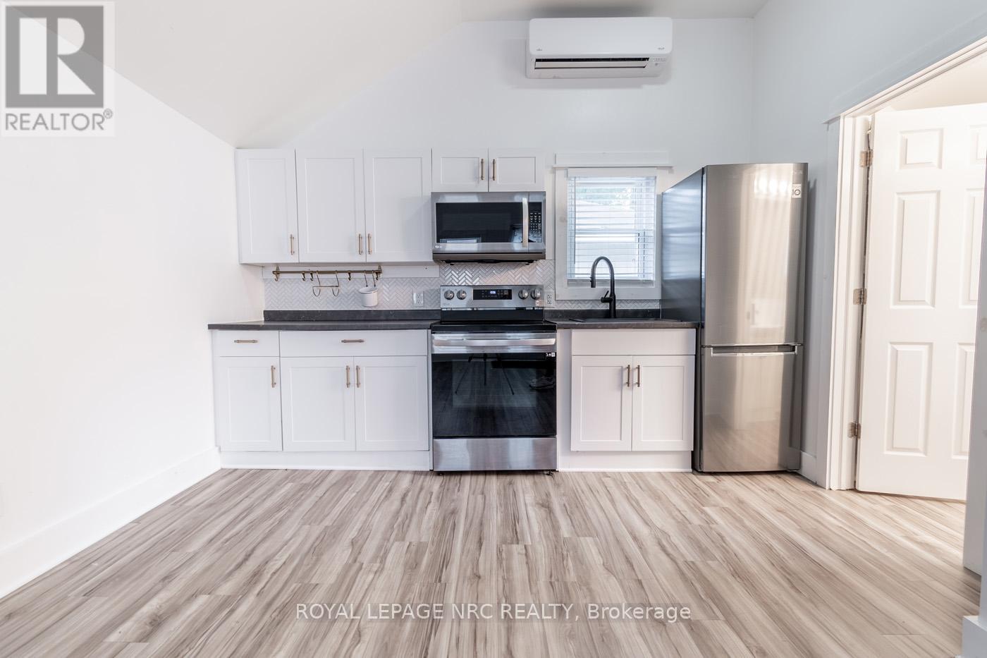 387 Elmwood Avenue Property Photo 11