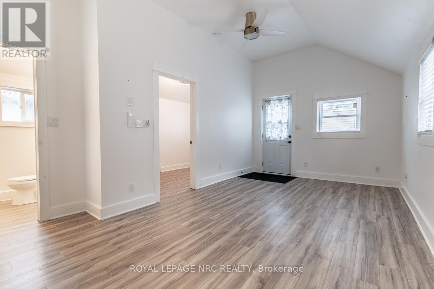 387 Elmwood Avenue Property Photo 16