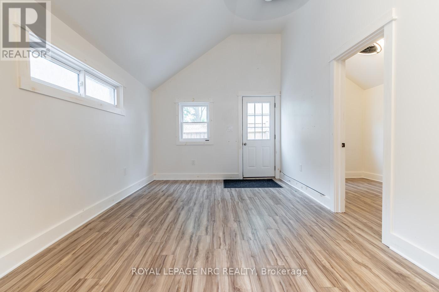 387 Elmwood Avenue Property Photo 25