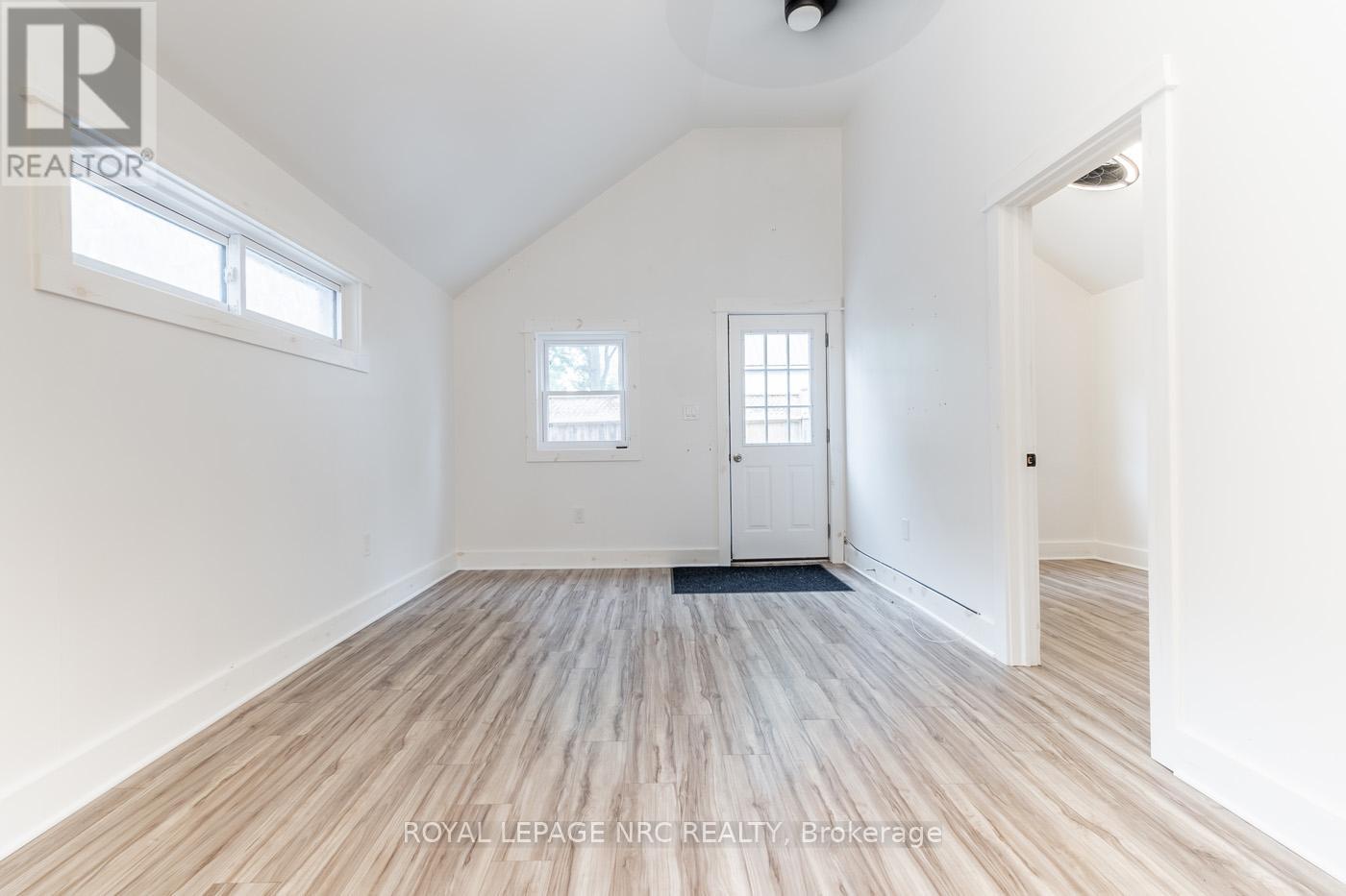 387 Elmwood Avenue Property Photo 28