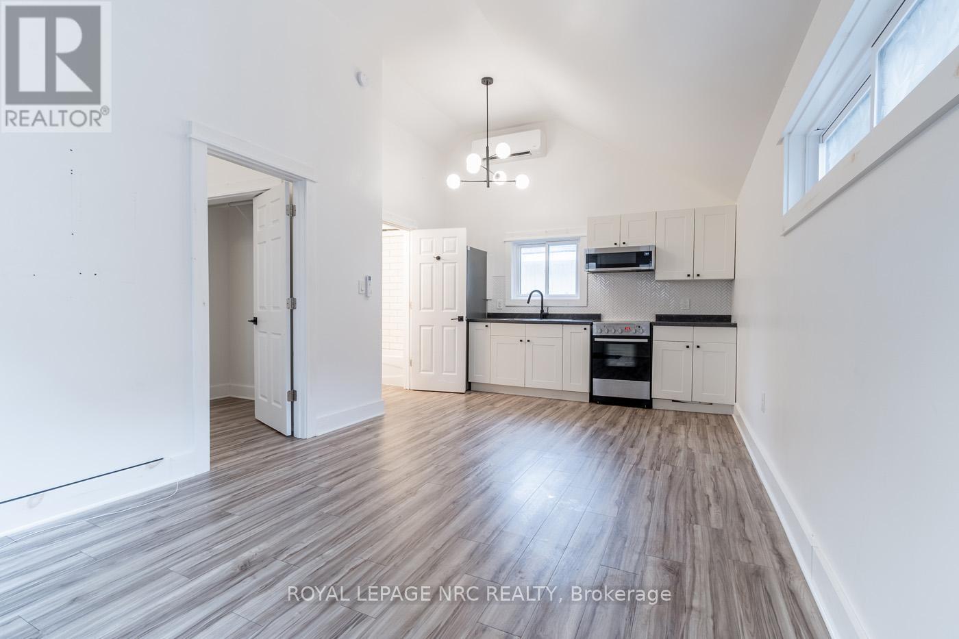 387 Elmwood Avenue Property Photo 30