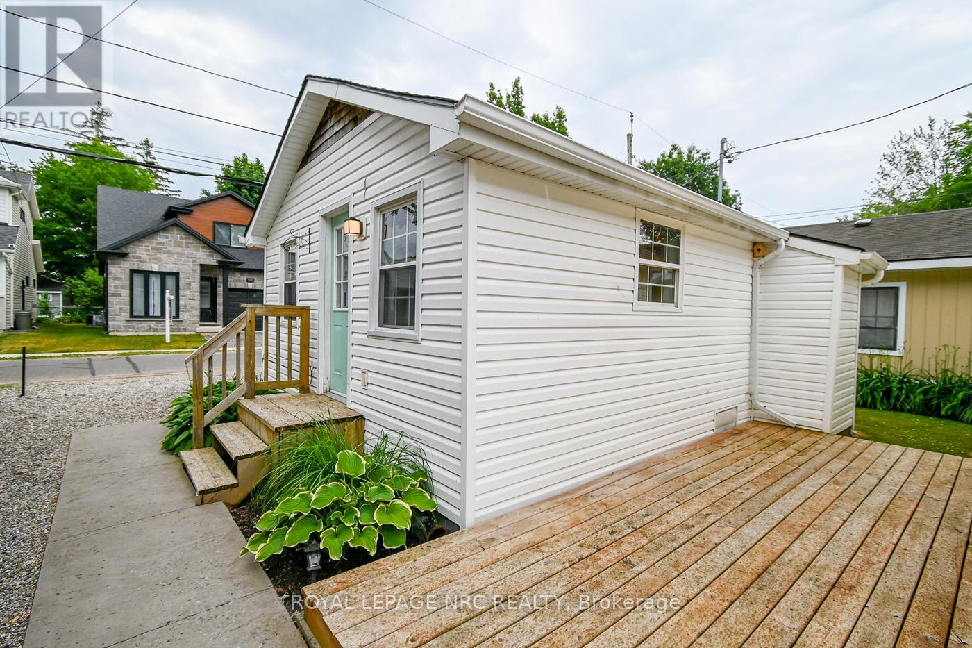 387 Elmwood Avenue Property Photo 32