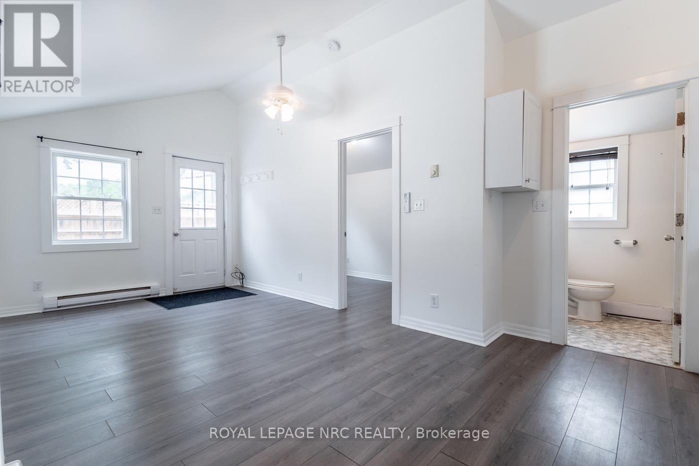 387 Elmwood Avenue Property Photo 42