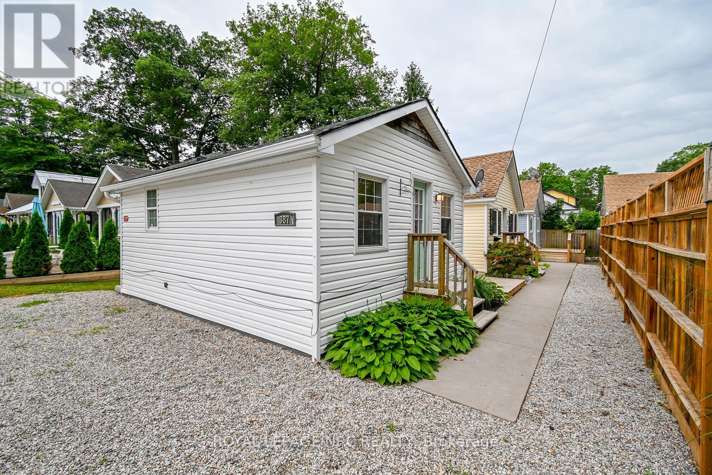 387 Elmwood Avenue Property Photo 44